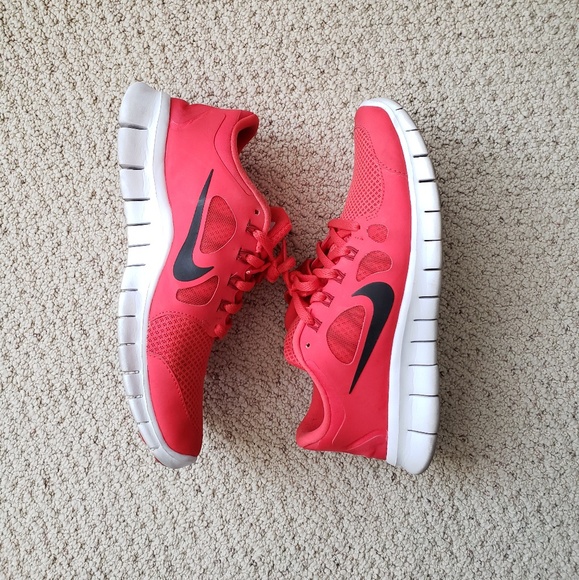 Nike Shoes - Nike Free 5.0